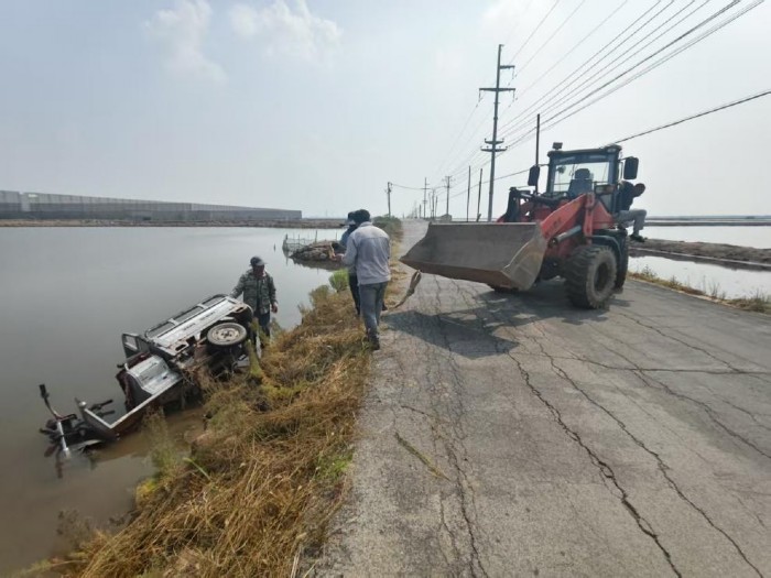 建筑工程公司職工暖心救援落水村民